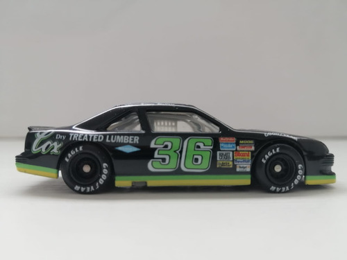 Racing Collectables #36 Kenny Wallace 1:64 Negro (Usado)