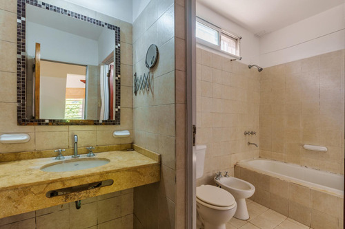 Casa Venta Funes 2 Dormitorios Jardin Miramar Esquina Maistegui
