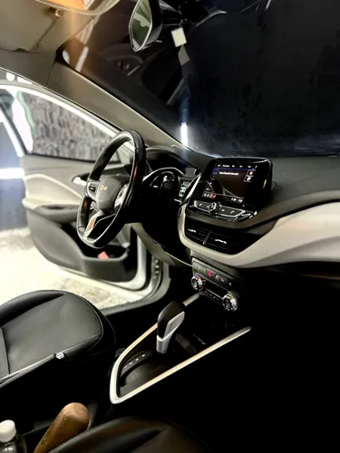 Chevrolet Onix 1.0T Premier Hatch At
