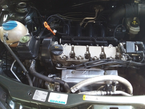 Volkswagen Voyage 1.6 Comfortline 101cv 2014