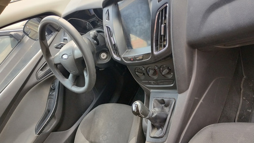 Ford Focus 2.0 Ambiente L4 Man Mt