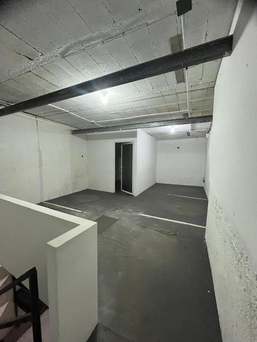 Renta De Local Comercial 89 M2 En Esquina En García Ginerés