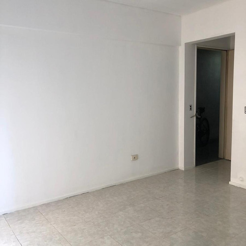 Imagen 8 de 15 de Departamento - Chacarita 1 Ambiente/ Jorge Newbery Y Forest