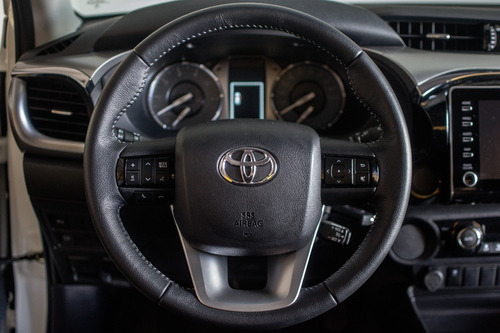Imagen 8 de 24 de Toyota Hilux Srv 4x2 0 Km 2021 Ae820