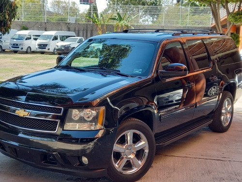 Imagen 2 de 6 de Chevrolet Suburban Paq. C 2014