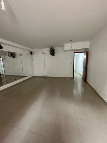 Plaza Irigoyen E/ Diag. 75 Y Av. 60 - Local Comercial