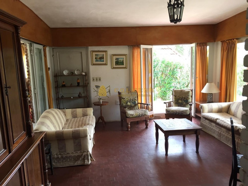 Venta De Casa En Pinares , Punta Del Este 2 Dormitorios - Ref: 4234