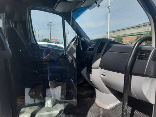 Imagen 9 de 20 de Mercedes-benz Sprinter 2015 2.1 515 Combi 4325 150cv 19+1