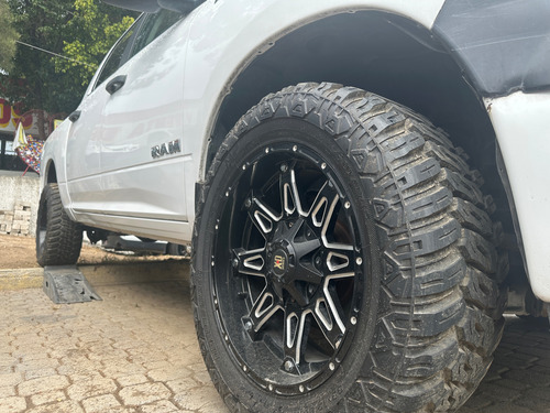 Ram 2500 4x4 V8 Hemi 5.7