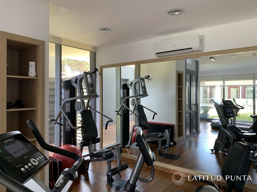 Apartamento En Brava- Ref: 614