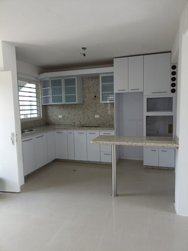 Imagen 5 de 8 de Apartamento En Venta En Urb. Colinas De Valle Arriba Guatire