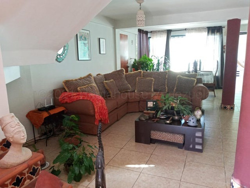 Imagen 2 de 30 de Townhouse En Venta Amplio Comodo Con Patio Interno Ubicado En Zona De Gran Revalorización Y Espacios Para El Esparcimiento Familiar Tazajal Naguanagua
