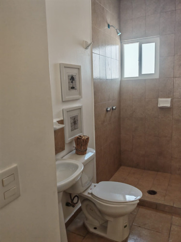 Ultimas Casas Que Construyen En Este Fracc., En Este Mes 2024 Regalan Cocina Con Barra De Granito Negro Y $75,000 De Descuento. Fracc. Cerrado De Varias Privadas Con Vigilancia Con Amenidade