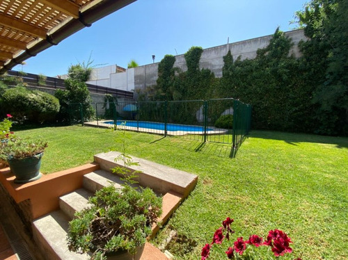 Amplia Casa En La Florida Altomacul: 5 Hab, 3 Baños, ¡ideal!