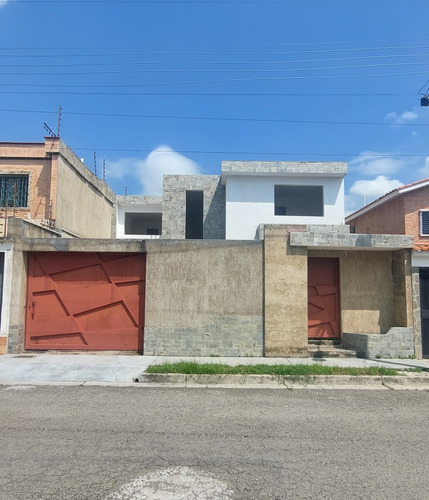 Yrania Coronel Vende Casa En Quintas Del Norte. Naguanagua