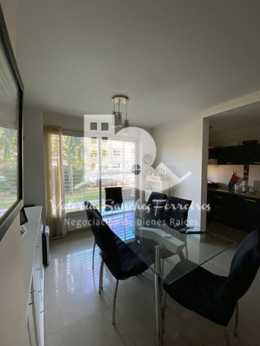 Departamento A La Venta En Bernal Centro.