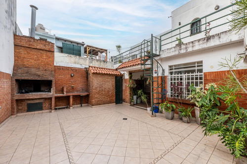 Venta - Casa De 3 Dormitorios, Patio Con Parrillero Y Terraza. Echesortu, Rosario.