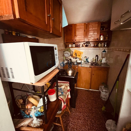 Imagen 8 de 13 de En Venta Apartamento A Reciclar Y Con Renta En Preciosa Zona De La Blanqueada!