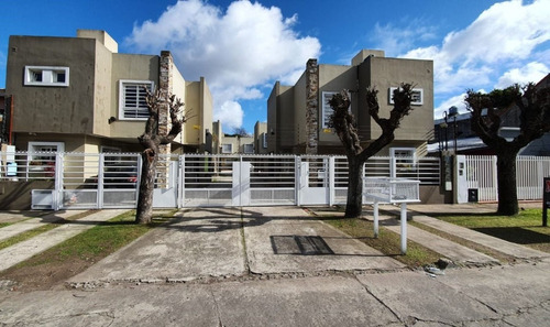 Imagen 2 de 15 de Impecable Duplex En Condominio Cerrado