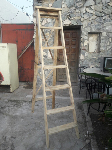 Vendo Escalera Nueva 1.95 ×50 6 Escslones Pegados Tornillado