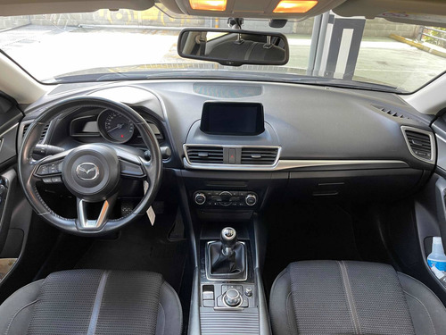Imagen 8 de 12 de Mazda 3 2.0 Touring Mt 2017