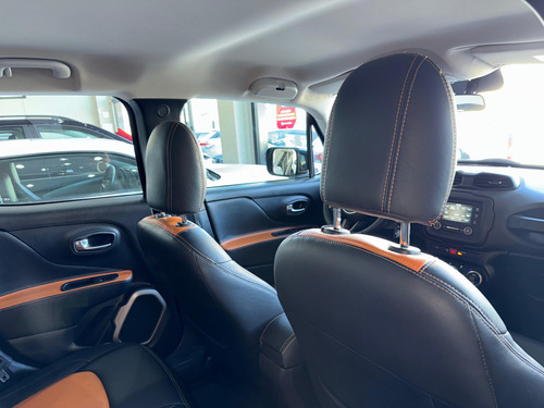 Jeep Renegade 1.8 16V FLEX LONGITUDE 4P AUTOMÁTICO