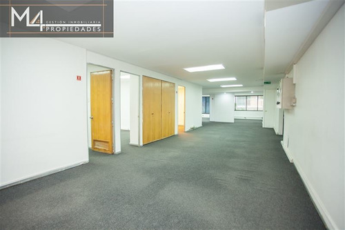 Oficina En Venta De 6 Privados En Providencia