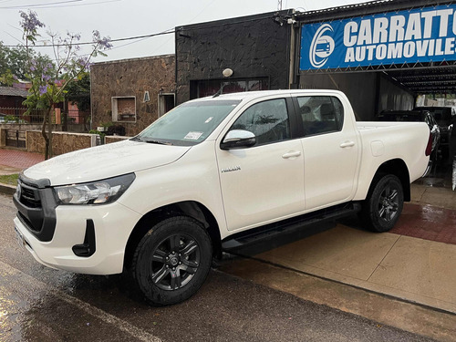 Toyota Hilux 2.4 D.cab. T.dsl Sr 4x4