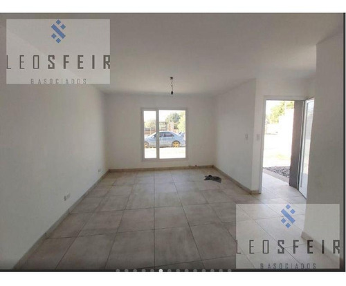 Imagen 5 de 14 de Venta De Dúplex 2 Dorm -plottier