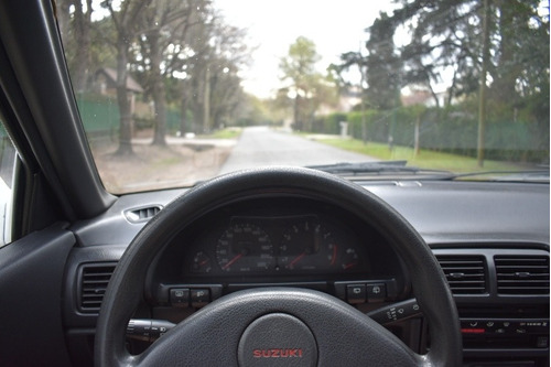 Imagen 13 de 15 de Suzuki Swift 1.3 Twincam 16 Valve