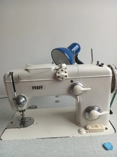Máquina De Coser Recta Pfaff 260. (Usado)