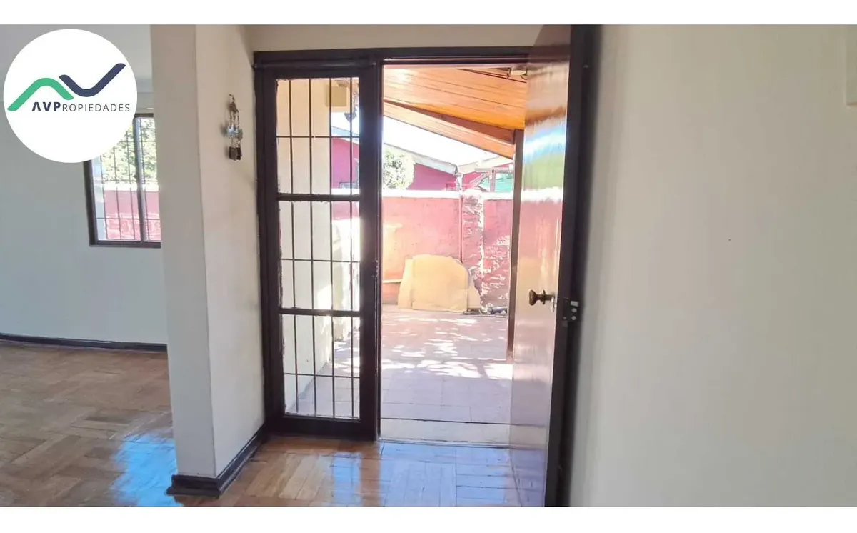 Imagen 4 de 24 de Arriendo Amplia Casa En La Cisterna (172828)