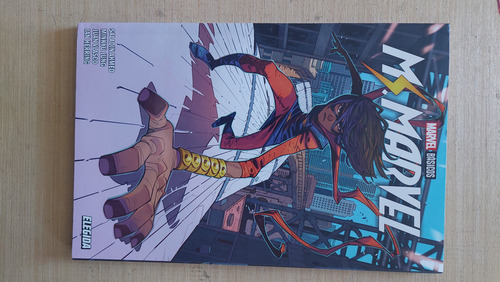Ms. Marvel Elegida Marvel Basicos (Usado)