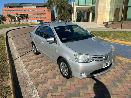 Toyota Etios 1.5 Xs