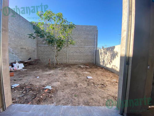 Fte. A La Estación La Reja - Zona Comercial - Ref. 4041