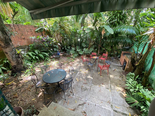 Imagen 19 de 25 de Venta De Casa En Los Chorros, Calle El Rosario, Municipio Secre
