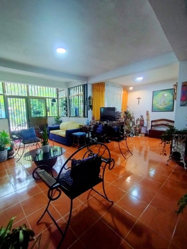Casa Ubicada En Hoyo De La Puerta