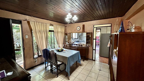 Casa Con Gran Terreno En Ignacio Echeverría