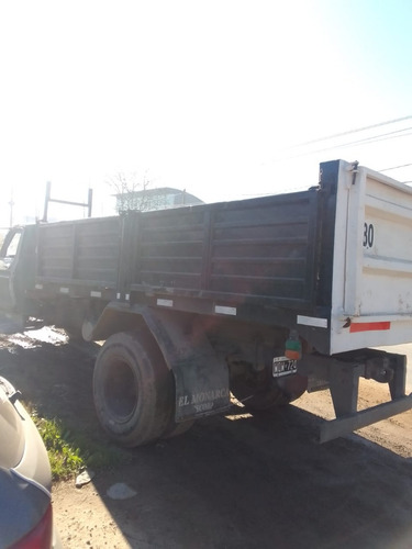 Imagen 2 de 8 de Ford 7000