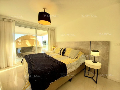 Imagen 10 de 30 de Venta Apartamento Primera Línea Playa Mansa De 3 Dormitorios Y Servicio - Punta Del Este Mansa