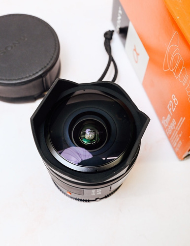 Lente Sony 16mm F/2.8 Fisheye A-mount