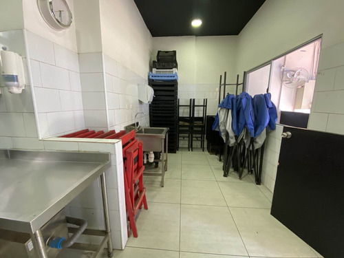 Local En Pdte. Balmaceda 1208 - Apto Para Comida.