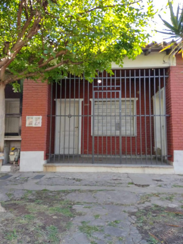 Casa En Venta - 4 Dormitorios 2 Baños - 167mts2 - Ramos Mejía