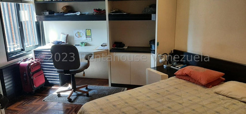 Venta De Bello Apartamento, En San Bernardino. Mls 24-18189. Mjs.
