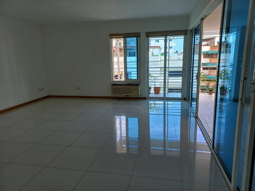 Imagen 2 de 28 de Apartamento En Evaristo Morales 3er Piso 256mts