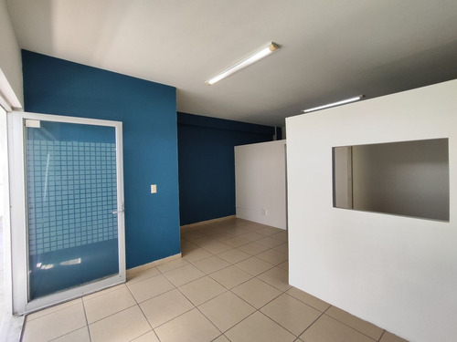 Local Comercial En Venta En Plaza Comercial En Carretera A Tlacote