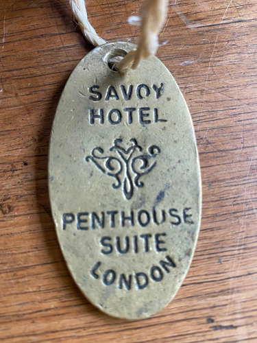 Antiguo Llavero Hotel Savoy Londres Bronce Mide 7 X 3