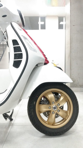 Imagen 8 de 22 de Vespa Gts 300 Racing Sixties -palermo Bikes-