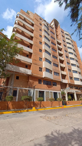 Global Vende Apartamento Res. Jaspe Del Conjunto Residencial Puente Piedra, Urb. Los Mangos.