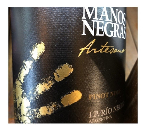 Imagen 3 de 10 de Vino Manos Negras Artesano Pinot Noir Caja X 6. --